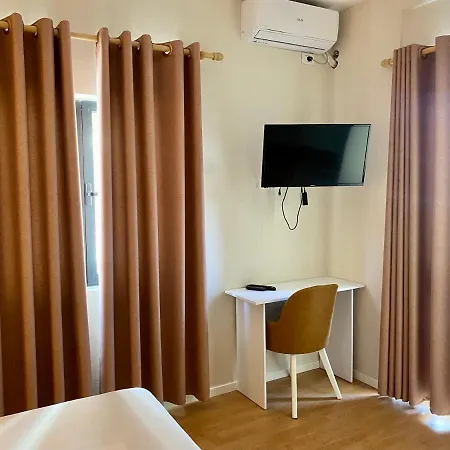 Globo ホテル ドゥラス