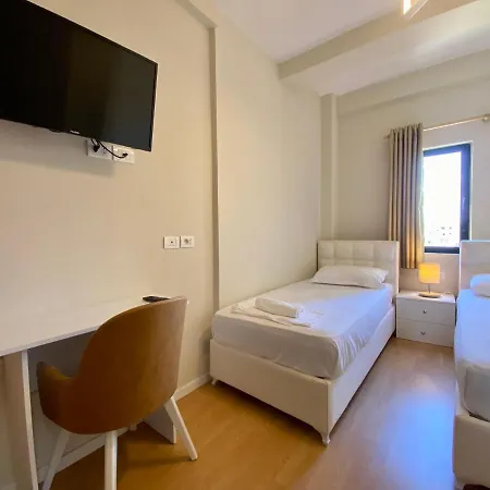 Globo Hotel *