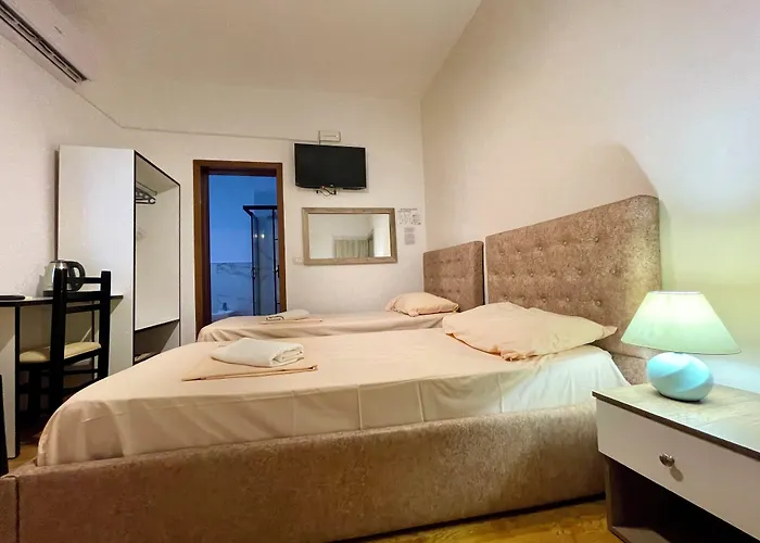 Globo Hotel *